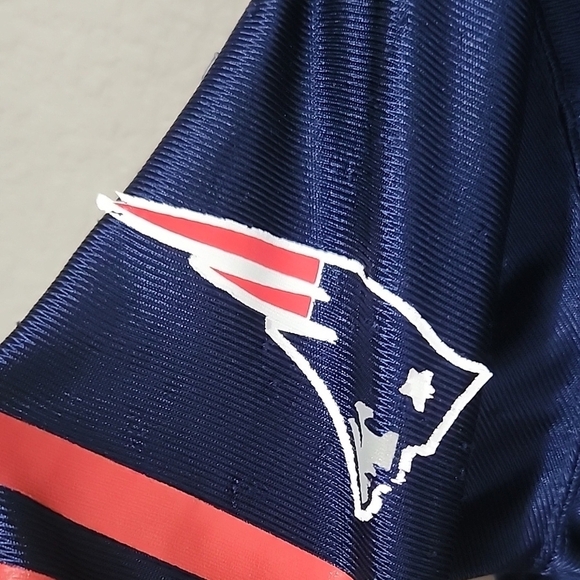 NFL Jersey Team Apparel New England Patriots Tom Brady Youth XL #12 HAS FLAWS - Picture 6 of 11